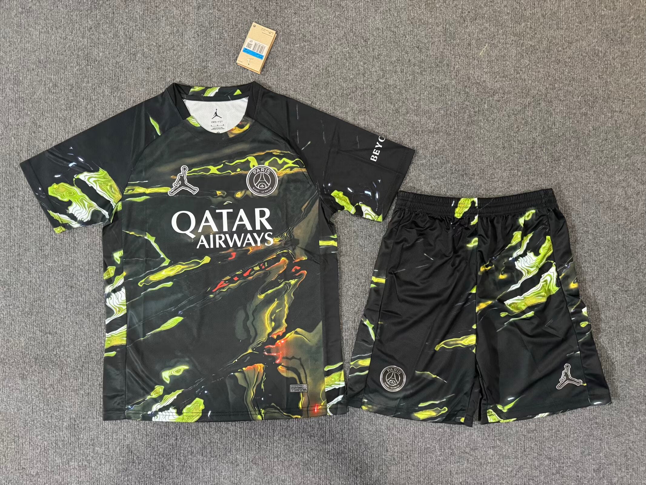 Ensemble du Maillot 4ème Extérieur PSG 2025/26 – Édition Match