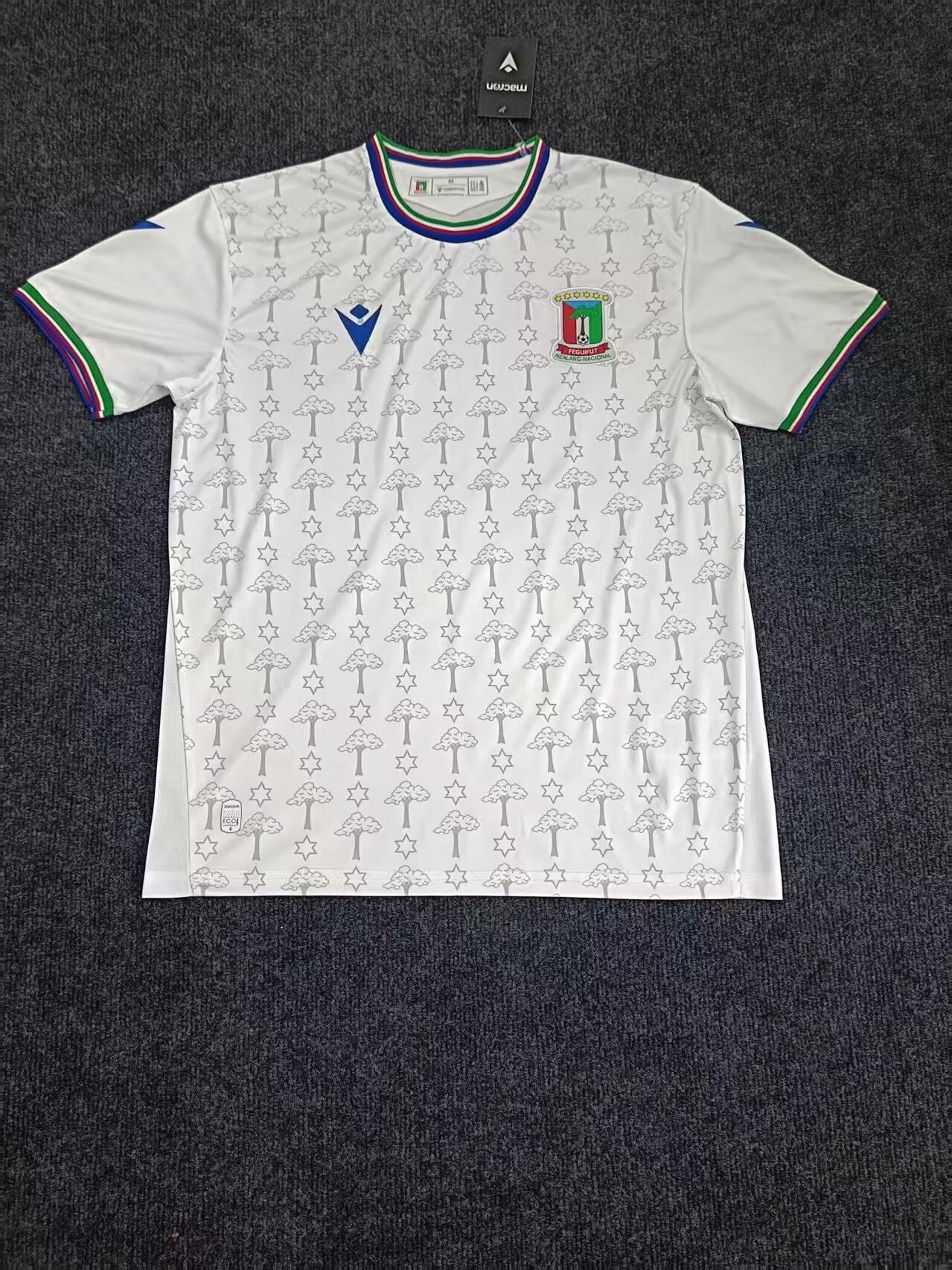 2627 guinée équatoriale  Away