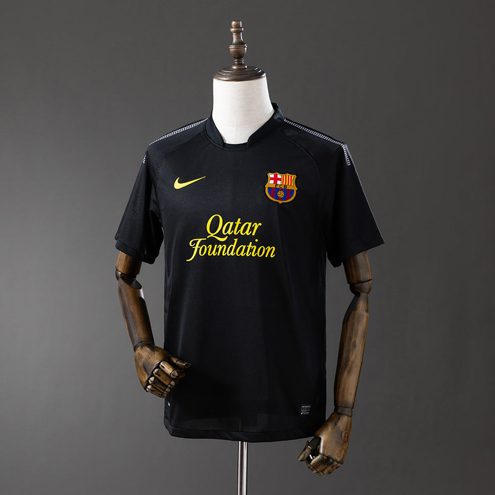 Retro Barcelona 11/12 away