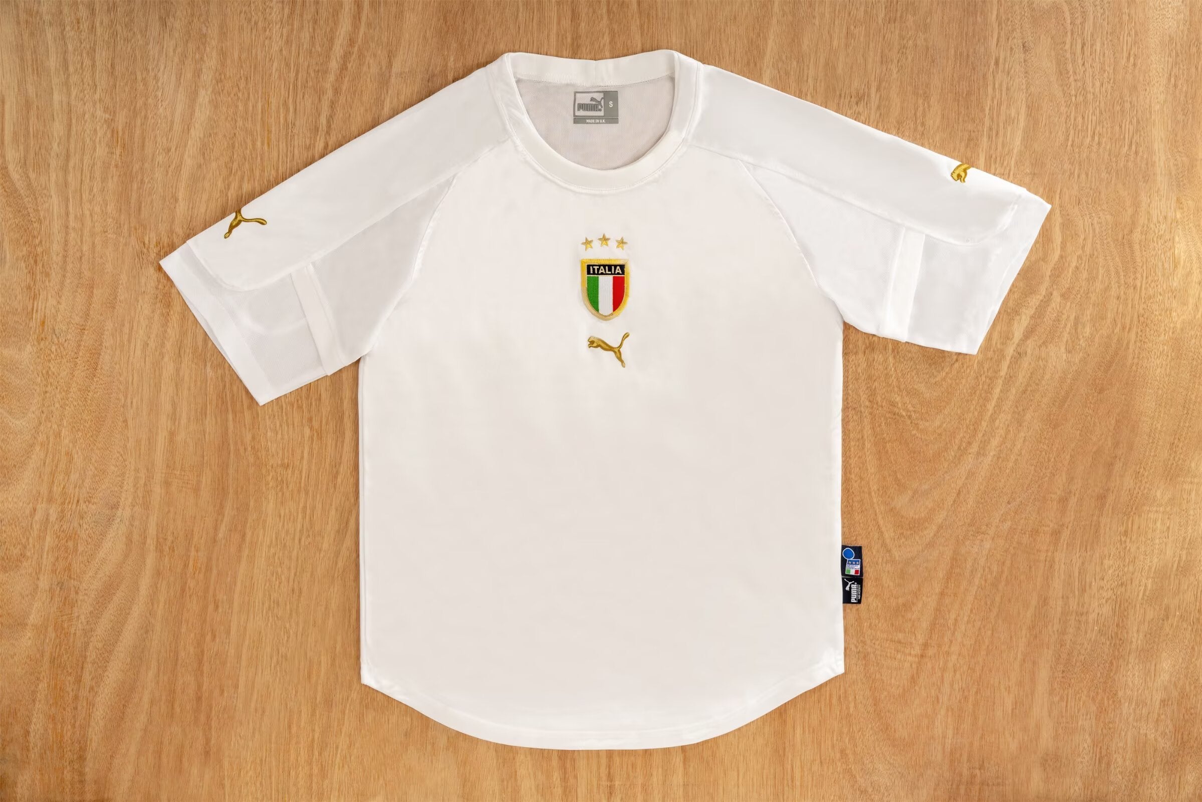 04 Italy Away