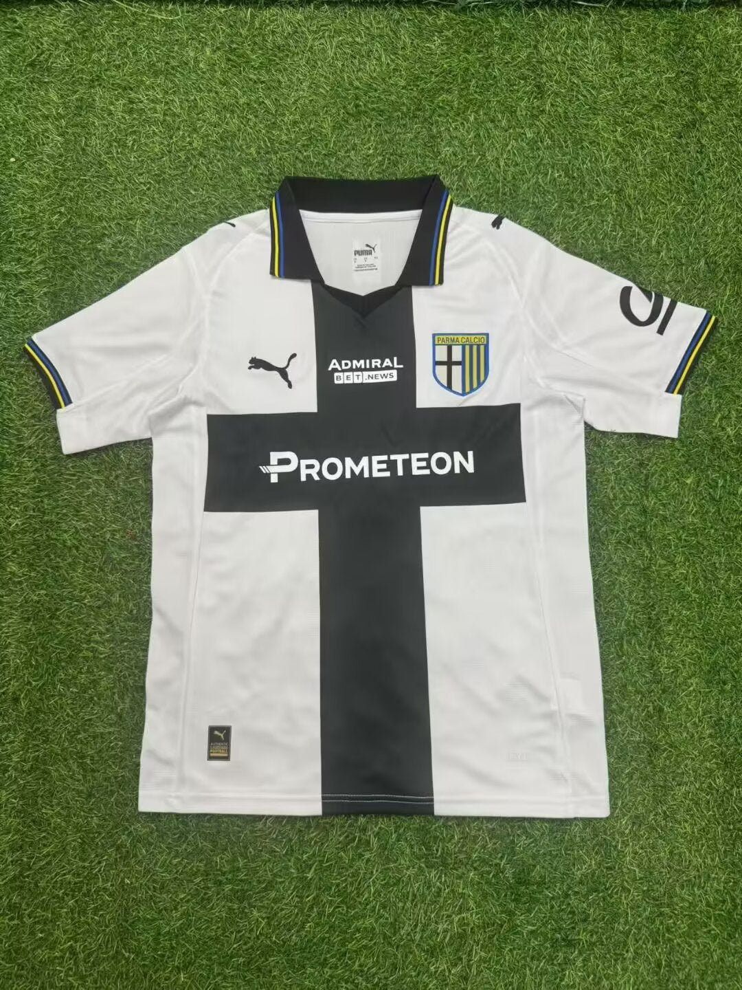Maillot Parma 25/26 Domicile